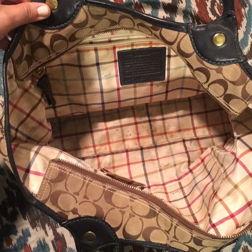Authentic Large Signature Coach Bag - Picture 3 of 4